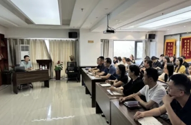 数字AI时代下的企业用工风险防范——铁发管理集团芝麻背调培训回顾